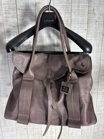 거의 미사용 펠레보르사 가죽 백