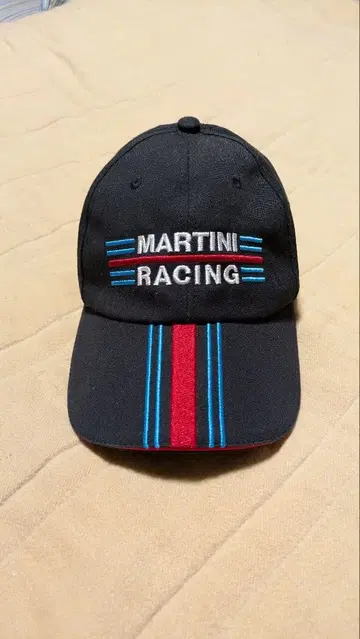 MARTINI RACING 캡 블랙 스트라이프 디자인