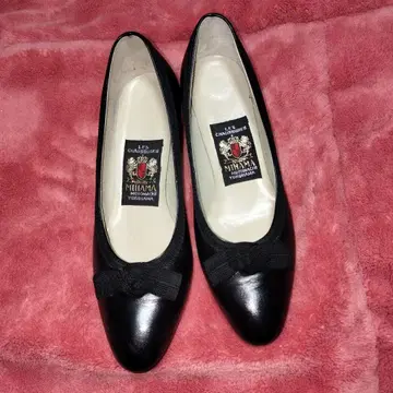 새상품급 미하마 펌프스 가죽 리본 22cm 블랙 [ 하자 있음 ]