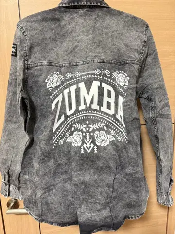 ZUMBA 데님 셔츠 그레이 꽃무늬