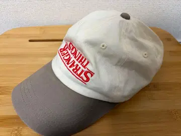 STRANGER THINGS 캡 아이보리/브라운 남녀 공용