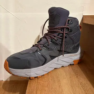 호카 아나카파 트레킹 슈즈 그레이