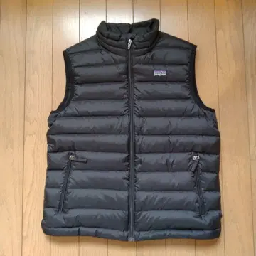 새상품급 파타고니아 다운 베스트 블랙 키즈L