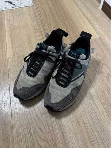 클리어웨더 스니커즈 그레이