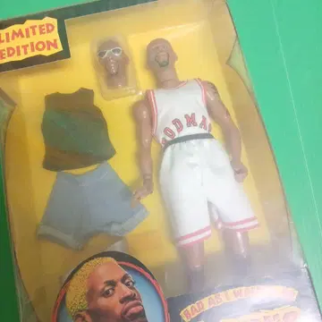 데니스 로드먼 한정판 피규어