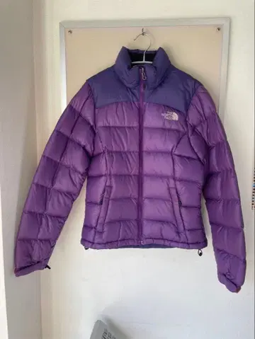 더 노스페이스 보라색 다운 자켓