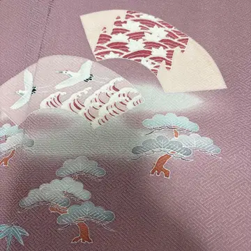 호몬기 옅은 핑크 구름과 소나무 학