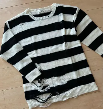 WORLD WIDE LOVE! 니트 데미지 니트 보더 니트