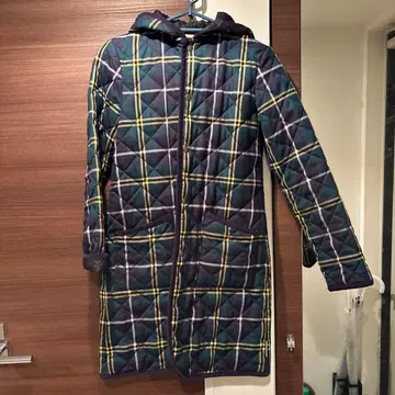 체크 무늬 후드 부착 퀼팅 자켓