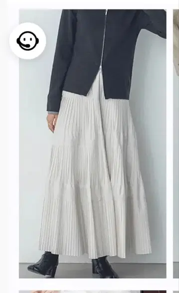 크림색 플리츠 롱 스커트