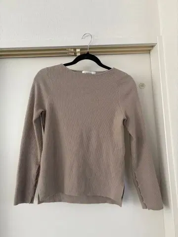 MACHATT 베이지 메리노울 리브 니트 긴팔