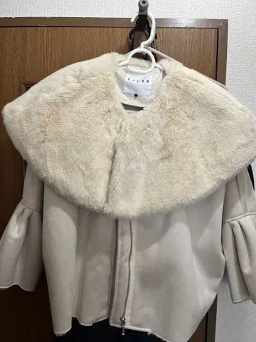 ESCAR 아이보리 노카라 자켓