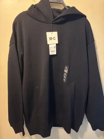 유니클로 C 후드티 블랙