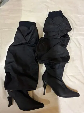 YELLO 블랙 니하이 부츠