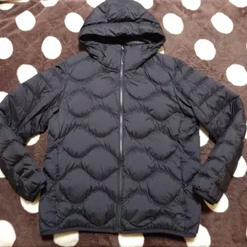 유니클로 x JW ANDERSON 울트라 라이트 다운 자켓