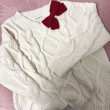 RoseMuse 오버사이즈 케이블 니트 OP 화이트