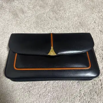 블랙 클러치백 플랩식 (GINO FERRUZZI)