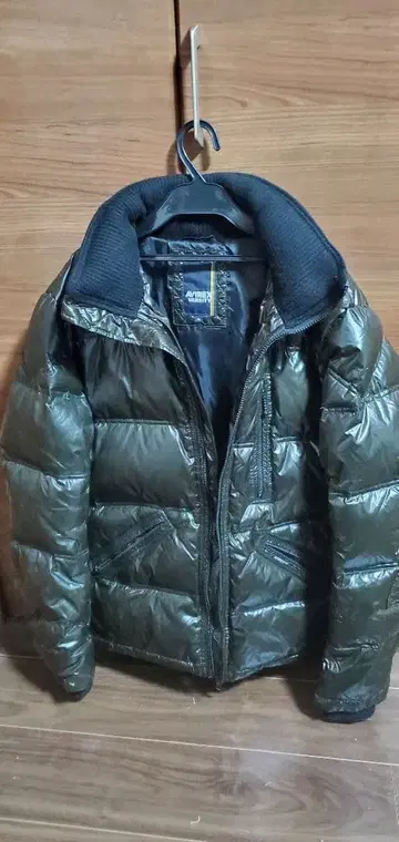 AVIREX 올리브 그린 다운 자켓