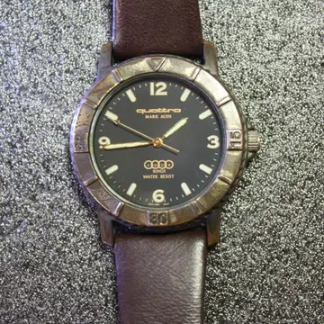 Audi 아우디 quattro 쿠아트로 손목시계 쿼츠 가동품