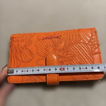 Desigual 데시구알 지갑 꽃무늬 엠보 가죽 느낌 오렌지