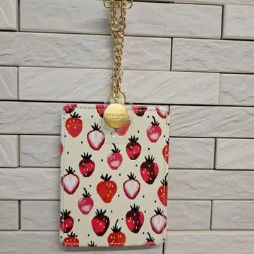 패스 케이스 LOVERARY 딸기 무늬 체인 포함 미사용