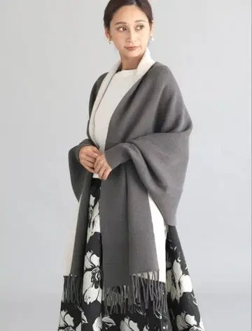 소매 있음 프린지 니트 스톨 페넬 야마다야