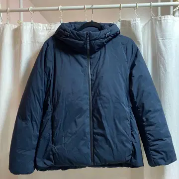 유니클로 심리스 다운 자켓 후디