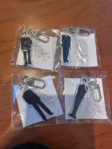 SEVENTEEN 캡슐 토이 아크릴 키링