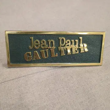 장 폴 고티에 빈티지 잡화 로고 플레이트