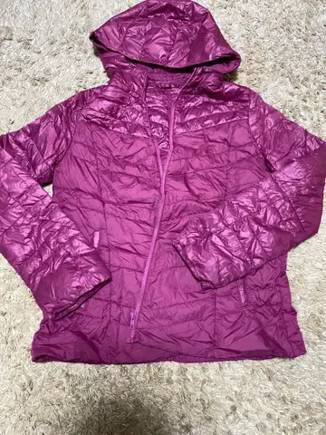 GU 경량 후드 부착 퍼플 다운 자켓