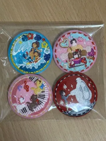 Biscuit 디즈니 자수 캔뱃지 4개 세트