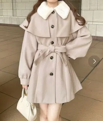 아프레 주르 핑크 베이지 퍼 케이프 코트 X-LARGE