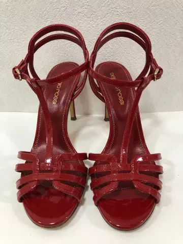 새상품급 세르지오로시 에나멜 샌들 35 사이즈