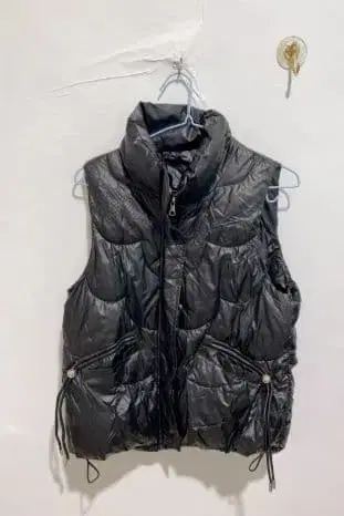 블랙 다운 베스트