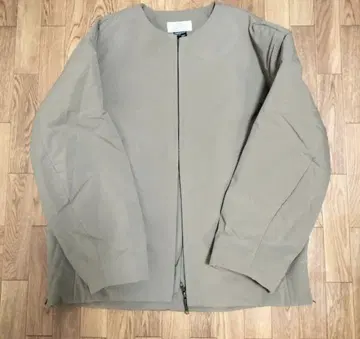 [ 새상품 ] 퍼피 노카라 사이드 지퍼 블루종