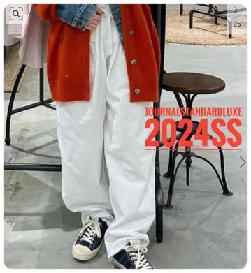 [ 새상품 ] 저널 스탠다드 럭스 221빌리지 맨투맨 화이트 M