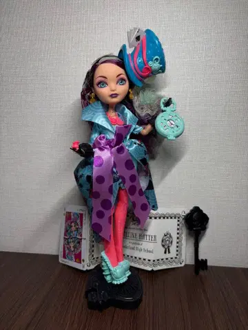 에버 애프터 하이 Waytoowonderland 매들린 해터 레어