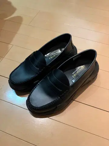 AKIKOAOKI 로퍼 블랙 천연 가죽