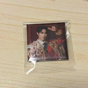 M!LK 소노 슌타 스퀘어 캔뱃지