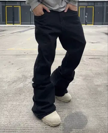 블랙 부츠컷 데님