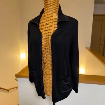 블랙 긴팔 가디건 포켓 부착