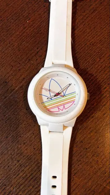 adidas 컬러풀 로고 손목시계 화이트