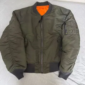 ALPHA INDUSTRIES MA-1 플라이트 자켓