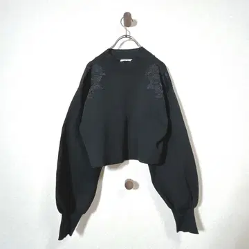 앙데팡당 자수 숏 기장 니트 블랙 38