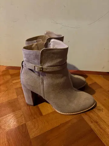 바나나리퍼블릭 베이지 부츠