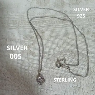 작은 스톤 장식 SILVER 목걸이