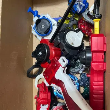 베이블레이드 세트 (빨흰 핸들 포함)