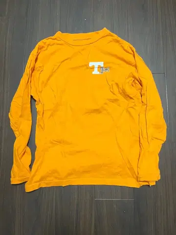 Tennessee Girl 롱 슬리브 T셔츠 L 사이즈 가격 인하 가능