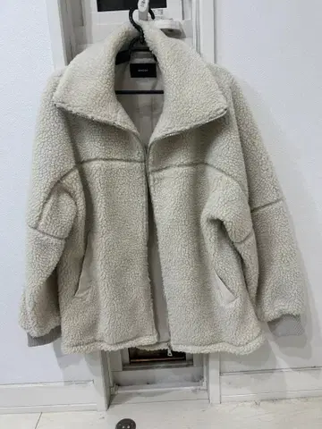 가을/겨울 EMODA 보아 자켓 아이보리