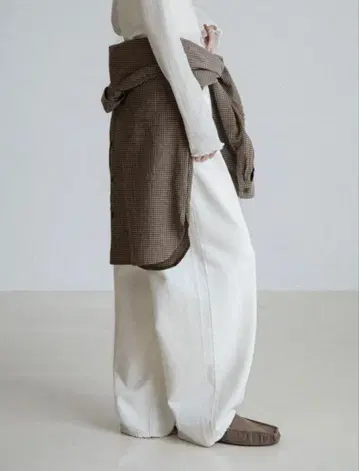 [ 거의 새상품 ] NOKCHA oval twill pants 화이트 S